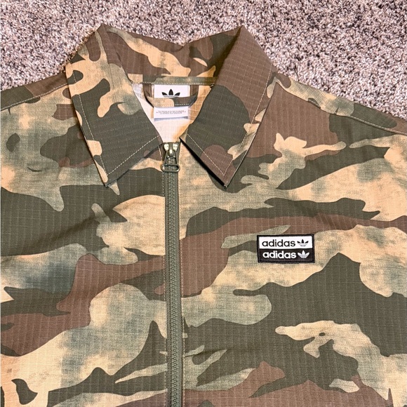 NWT - Adidas Originals Women's Camo Cropped Jacket - Picture 7 of 12